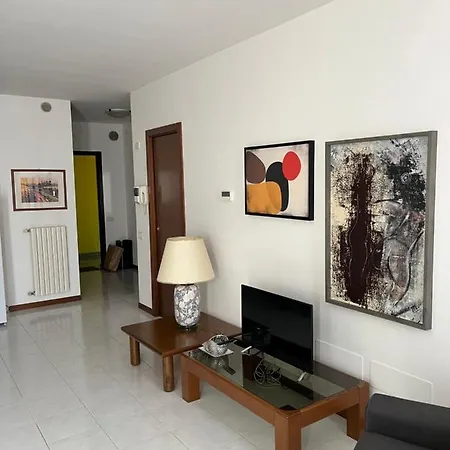 Hotel Mima House *